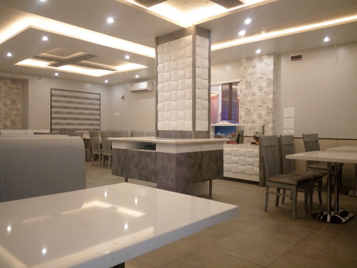 Hotel Pushpak Park Osmanabad Εξωτερικό φωτογραφία