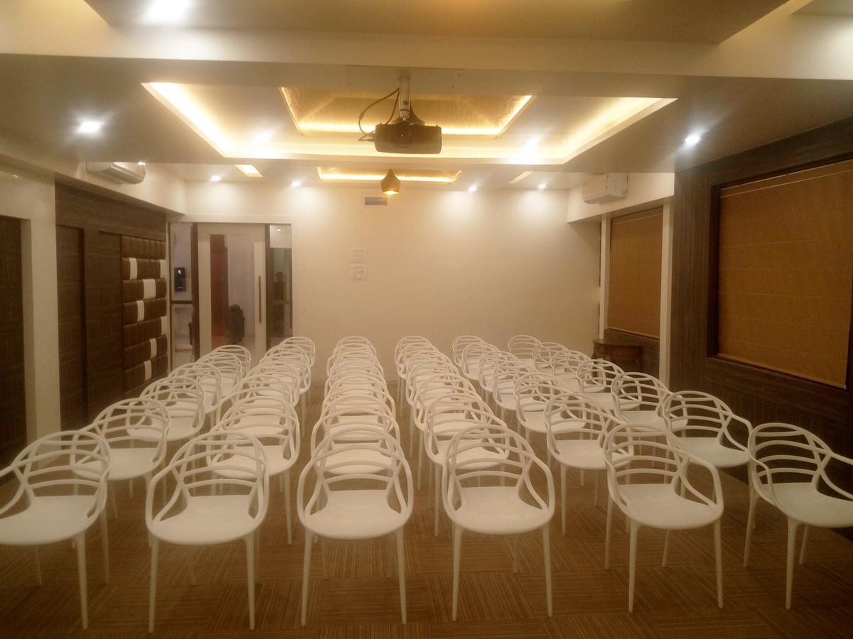 Hotel Pushpak Park Osmanabad Εξωτερικό φωτογραφία